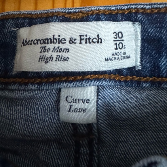 Abercrombie & Fitch The Mom High Rise Raw Hem Curve Love Jean - Picture 4 of 4